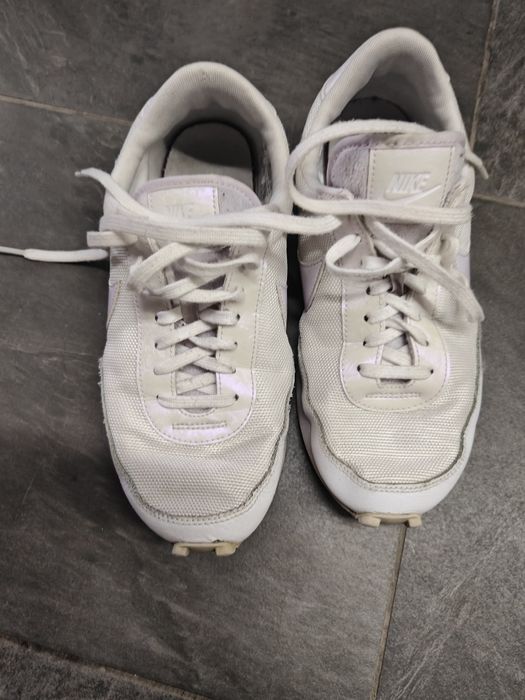 Продавам детски маратонки на Найк