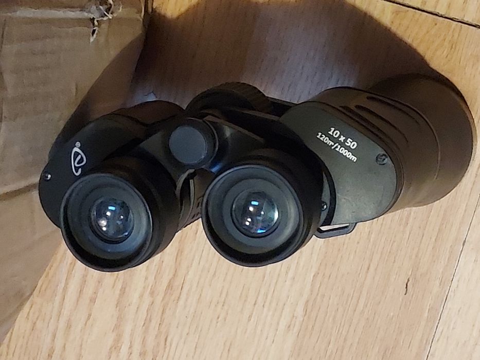 Binoclu incomplet 10x50