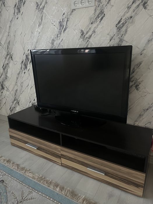 Продам телевизор с тумбочкой