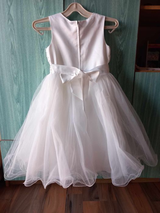 Шаферска рокля за 8г момиче.НАМАЛЯВАМ ЦЕНАТА НА 25 ЛВ.