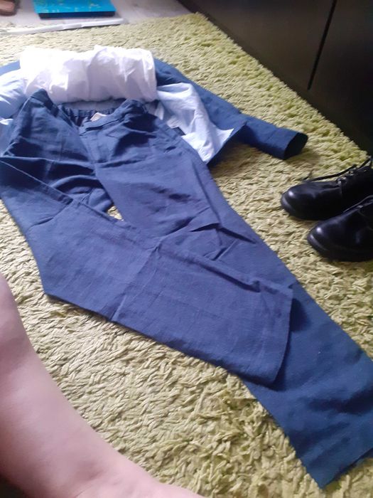 Costum baieti H&M marimea 140-146