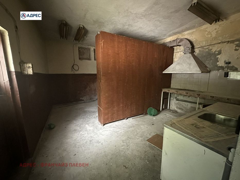 Продава се Магазин в Плевен, Сторгозия - 100 кв.м за 408 €/кв.м - Снимка #2