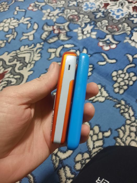 Nokia 2310 orange sotladi