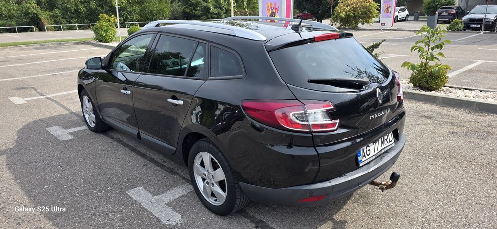 PROPRIETAR Megane 3  1.5 dci 110 cp XENON  Navi