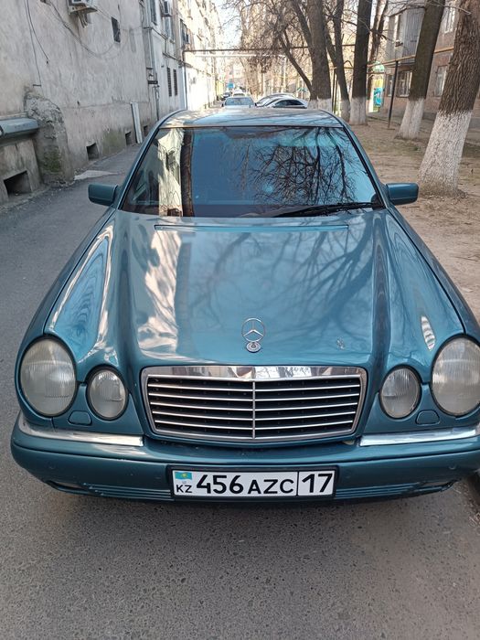 Мерседес   Е-2.8