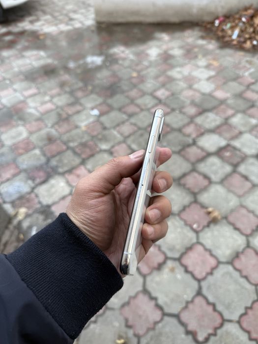 Iphone x ayfon x 64gb oq tel ideal sotiladi aybi yo face ishlidi