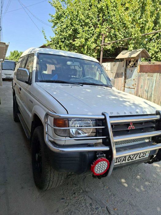 Продам внедорожник 98 года 7 мест Дизель
