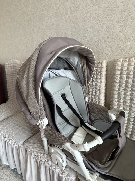 Коляска очень удобный и красивый