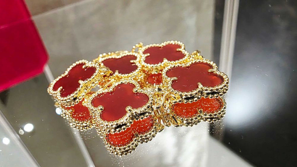 Van Cleef & Arpels VCA Gold Red 5 Motif Vintage Alhambra Дамска Гривна