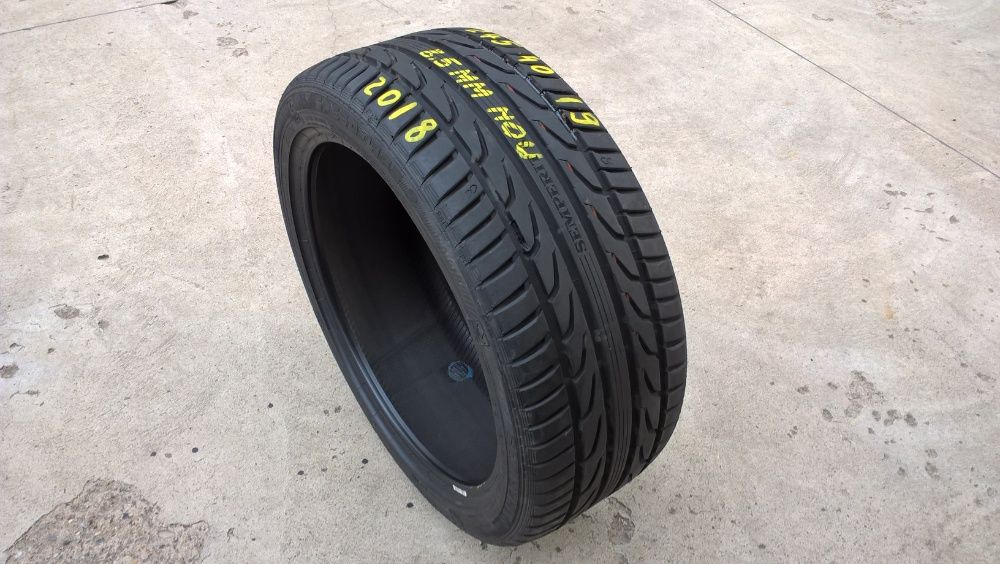 O anvelopa noua de vara 245 40 19 semperit speed life