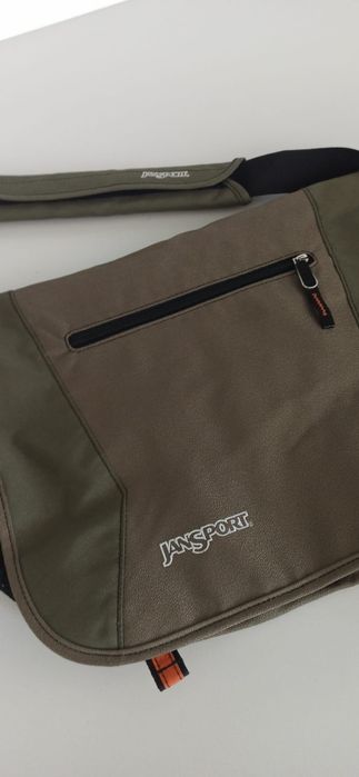 Geanta umar JanSport Impecabila