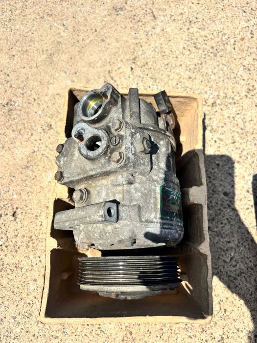 Vând compresor FUNCȚIONAL AC original VW Golf 5 break