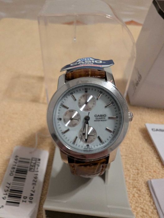 Дамски часовник - Casio