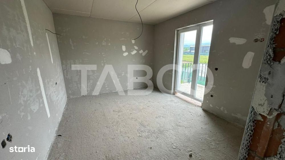 Casa de tip duplex cu curte libera 195 mp acces 2 strazi Mohu Sibiu