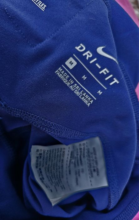 Nike оригинален дамски клин М размер