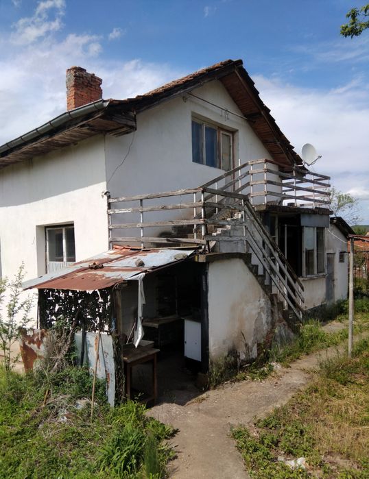 Продава къща в с.Ваксево обл.Кюстендил