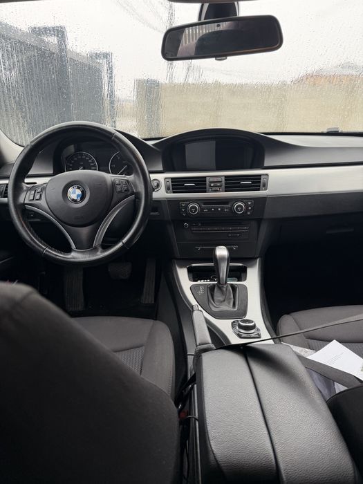 BMW 318d Touring 2009 – Automat – Diesel