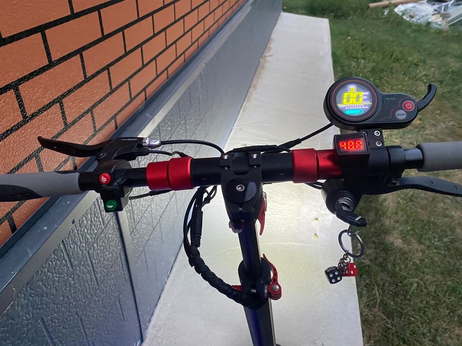 Продам самокат Kugo m4 pro