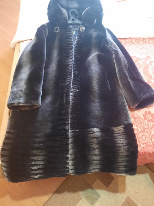 Продам шубу мутонрвую