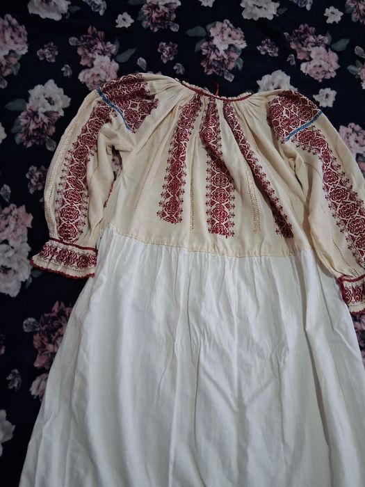 Costum popular vechi autentica foarte vechi