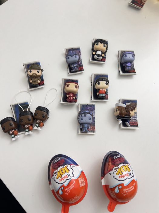 Киндер джой «Очень странные дела»