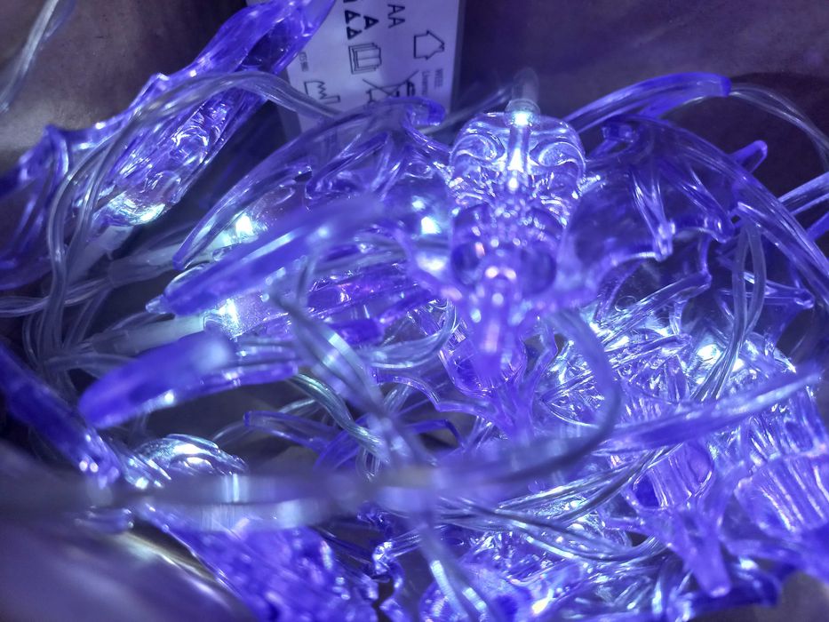 Лампички и батерии (обикновени и зареждащи)