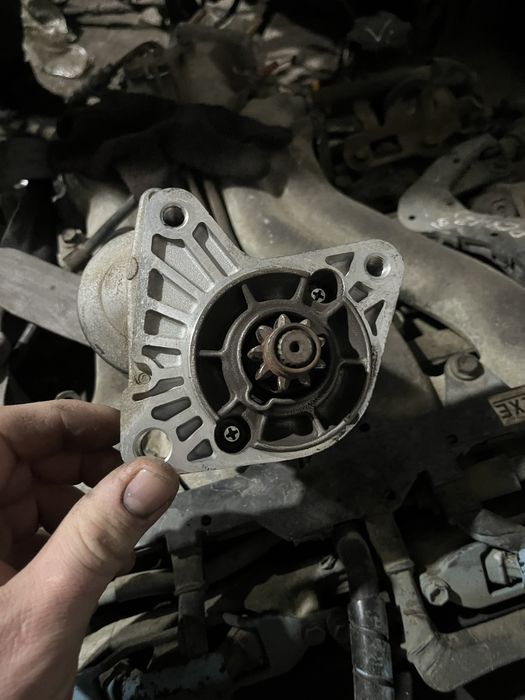 Стартер превия эстима 2.4