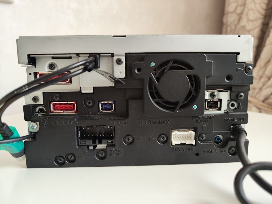 Pioneer Carrozzeria AVIC-ZH900MD.