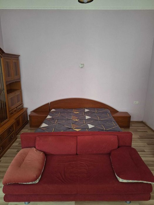 Inchiriez apart.1 Cameră spațios  Zona ultra central (Teatru ) convenabil