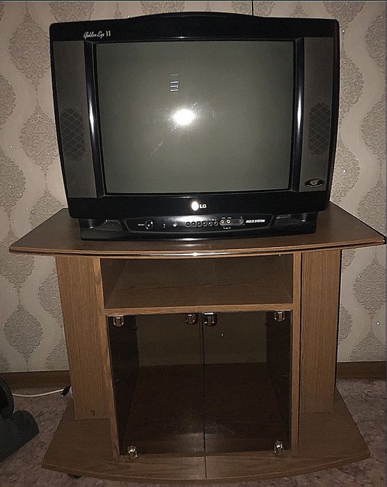 Тв и подставка продам
