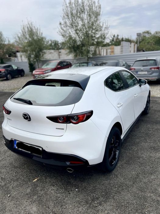 Mazda 3 hibrid 2021, avariat, AVARIATE