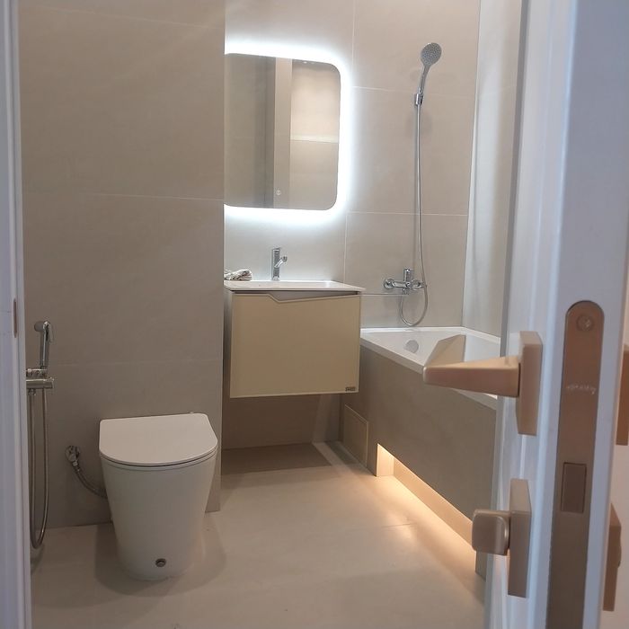 Кафельшик и сантехни