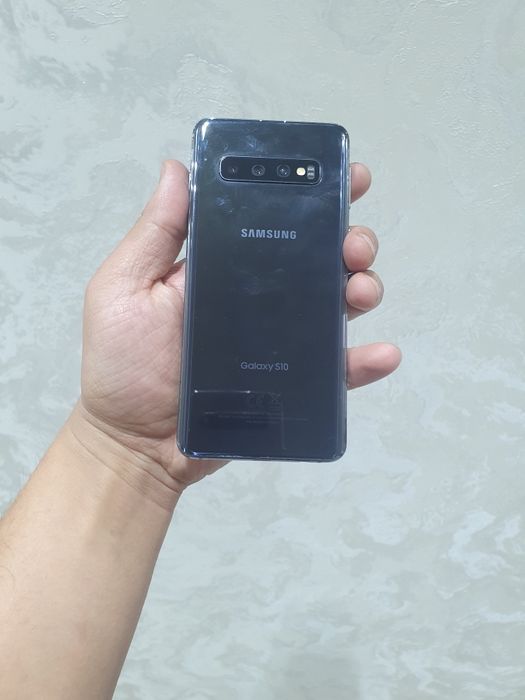 Samsung s 10 8ga 128gb Состаяанаси зор  ишлаши зор