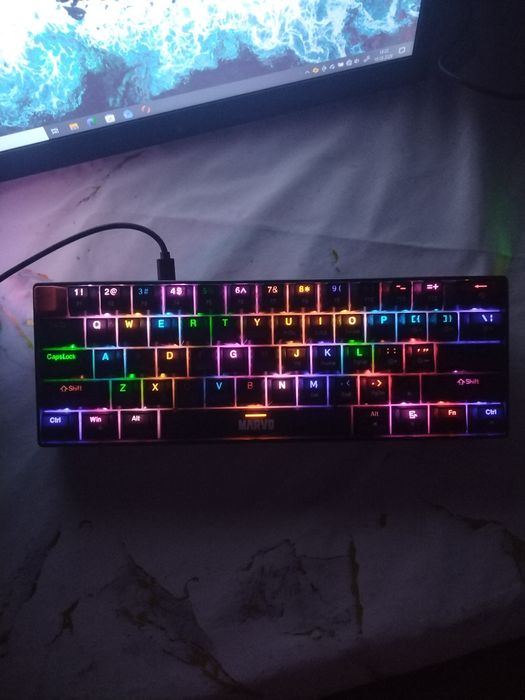 Vând kit gaming + laptop, potrivit pentru gaming ușor, birou sau școal