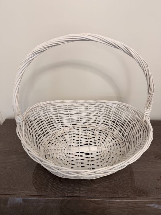 Продам корзину плетенную