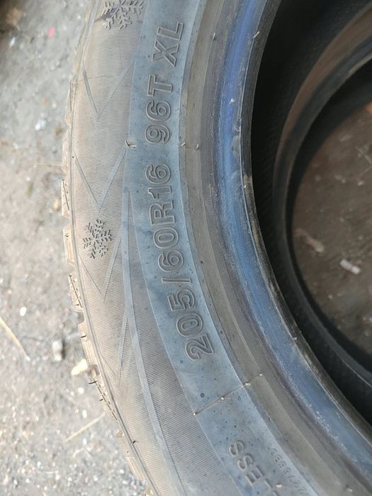 Продам пару зимней резины