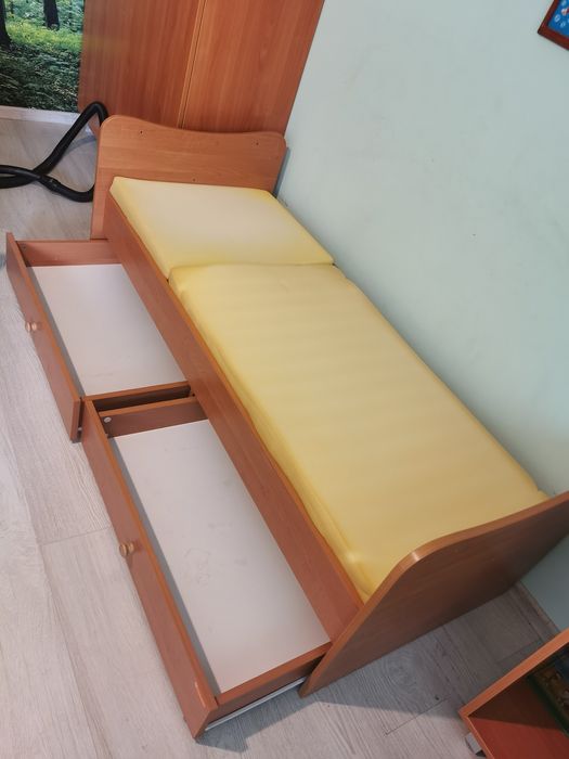 Lorelli-patut si birou