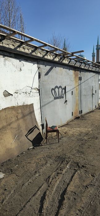 Под разбор 2 гаража.