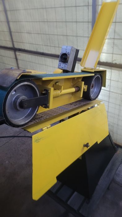 masina polizat cu banda smirghel polizor cu banda slefuit slaif