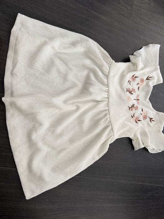 Rochii marimea 110-116 lc wakiki si h&m