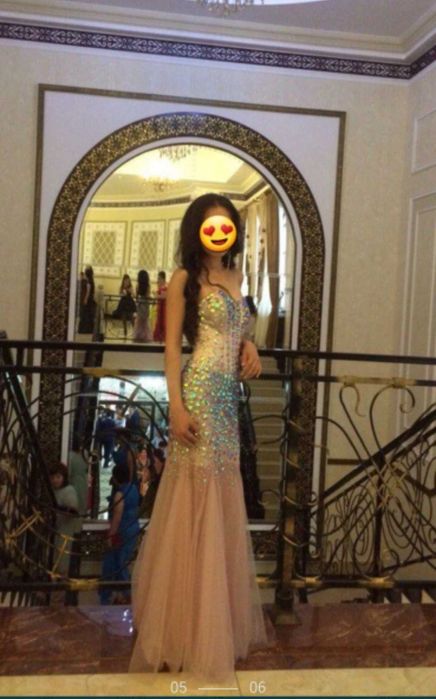 Продам платье женское