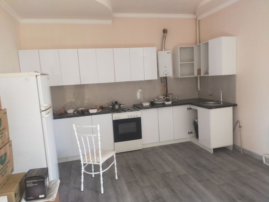 Продам мебель и двери