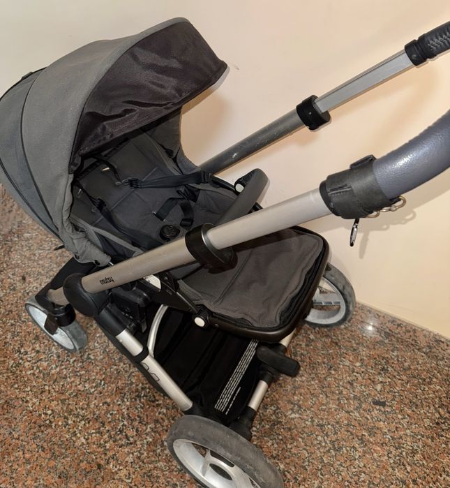 Mutsy Evo Bold Deep Grey летен и зимен кош