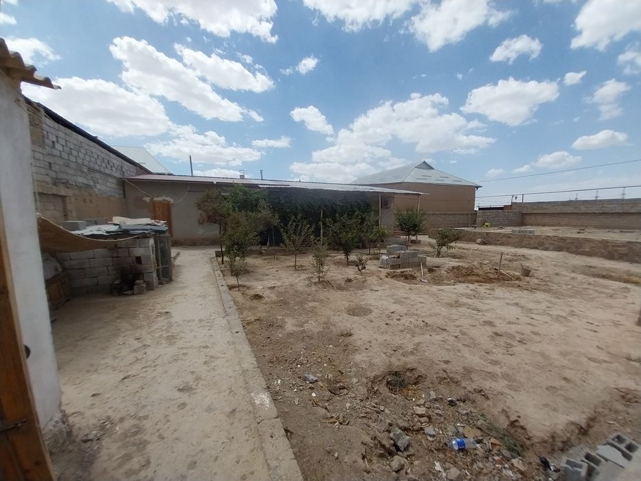 Ховли абмен йоки сотилади