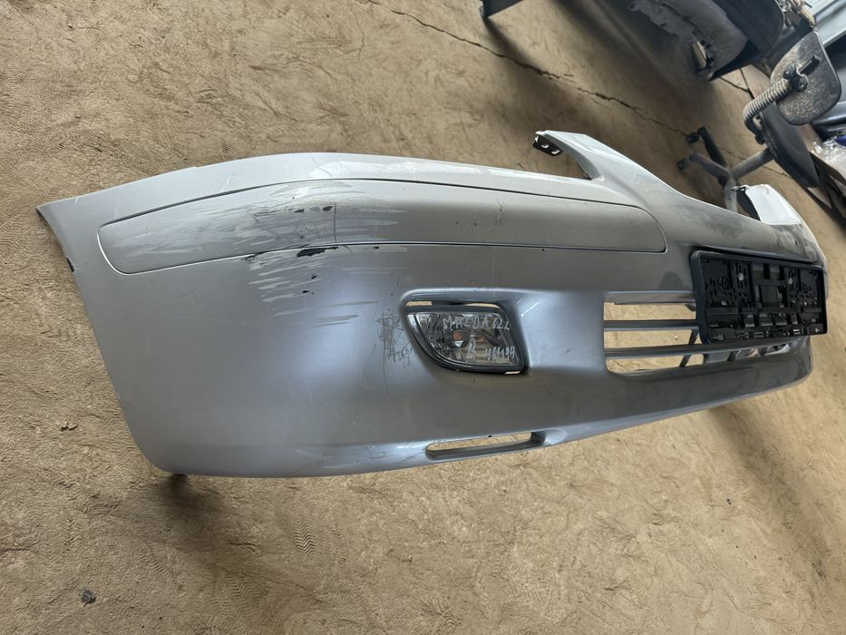 Бампер передний на Мазду 626