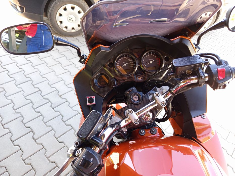 Vând Honda CBF 1000