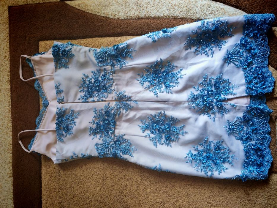 Rochie eleganta mărimea XS purtata o data, impecabila.