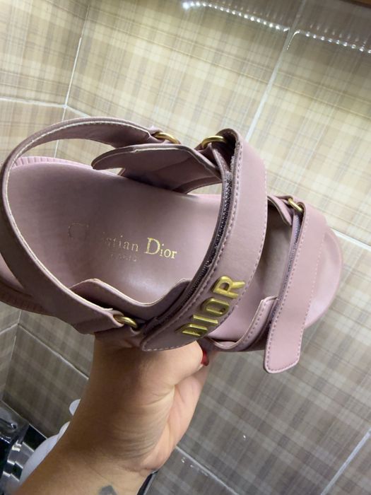 Женские сандали от Dior