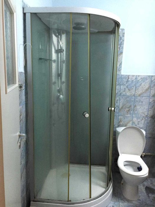 Persoana fizică Închiriez garsonieră