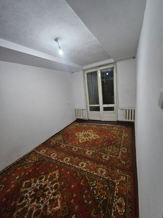 Kvartira bollarga 4 bola kerak bitta xonasiga.( Rasm remontdan oldin)